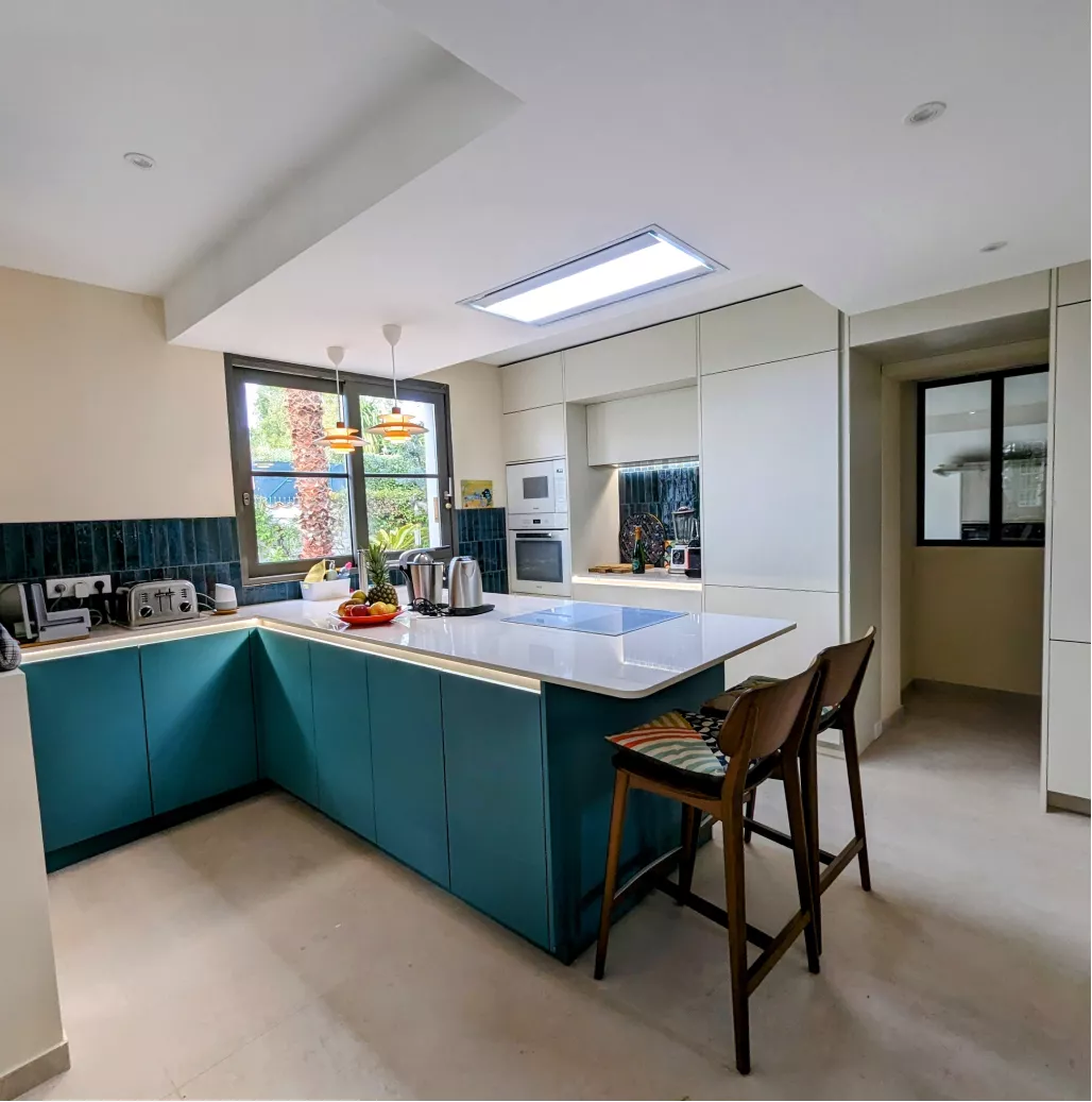 découvrez des idées et inspirations pour une cuisine contemporaine à 92340 : aménagement, couleurs tendance, conseils de professionnels et créations sur mesure pour transformer votre espace culinaire.