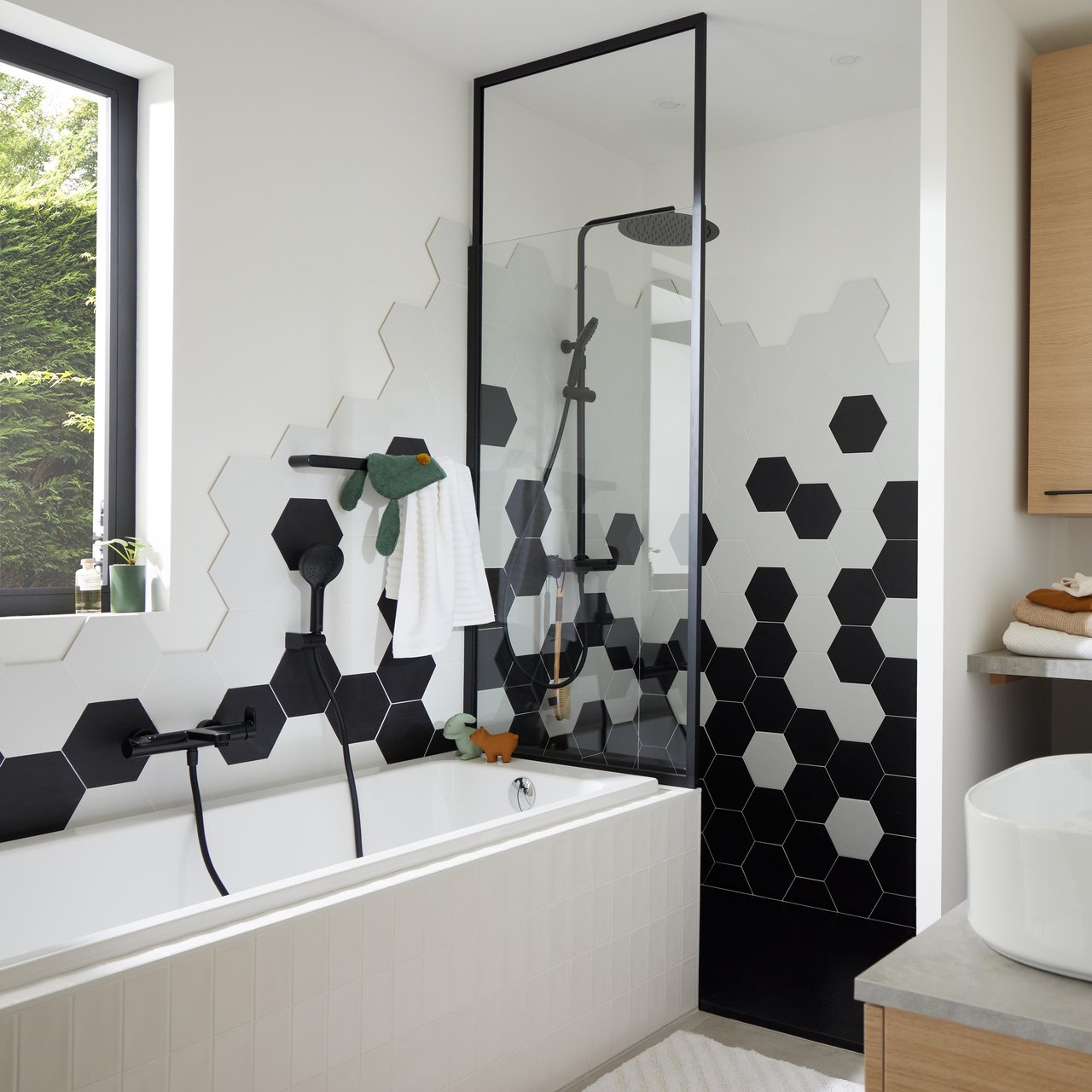 d&eacute;couvrez nos solutions de douche moderne &agrave; bourg-la-reine : design contemporain, installation sur mesure et &eacute;quipements innovants pour sublimer votre salle de bain.