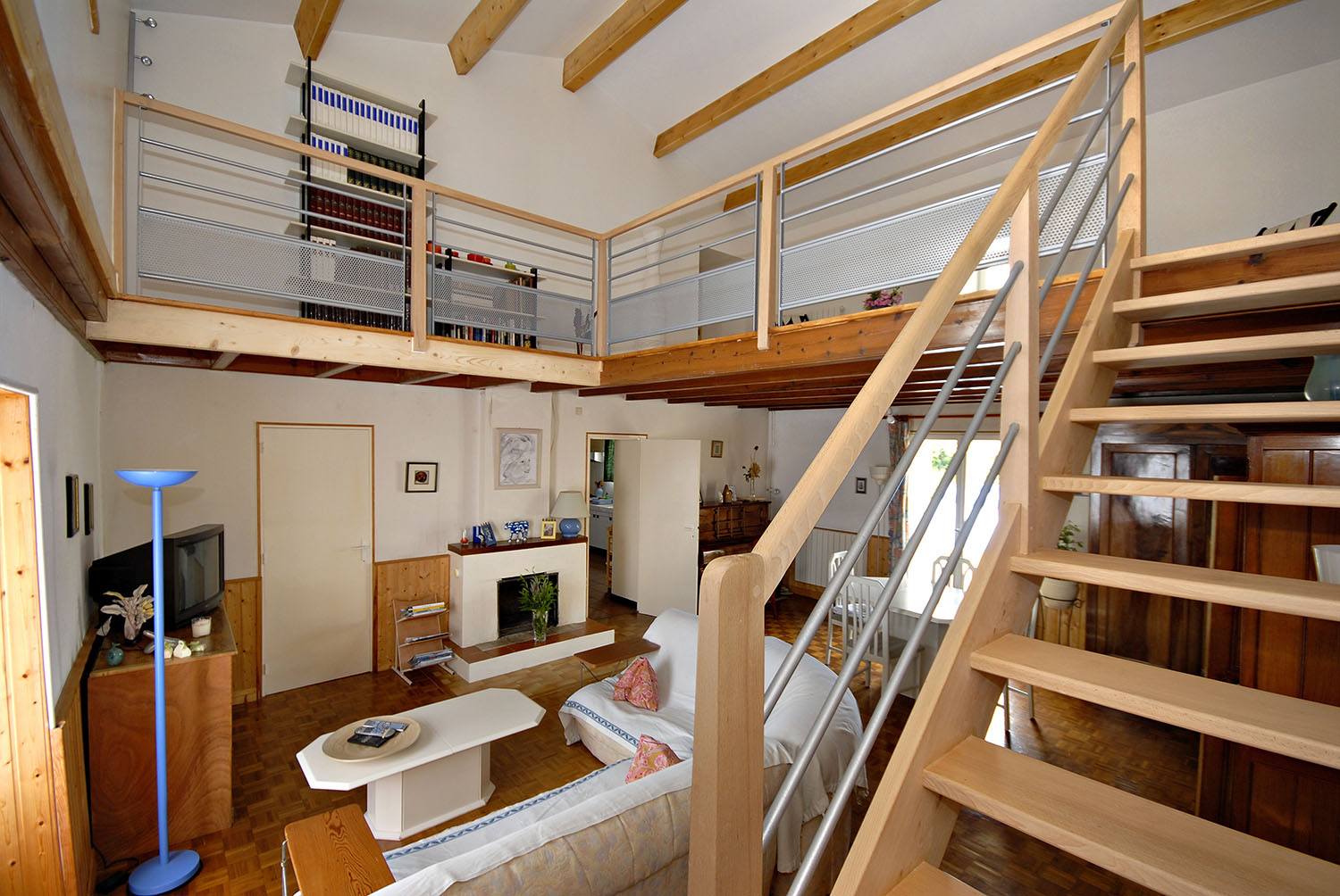 d&eacute;couvrez nos solutions de r&eacute;novation de combles &agrave; bourg : am&eacute;nagement sur-mesure, isolation performante et optimisation de l&rsquo;espace sous toit pour valoriser votre habitation et gagner en confort.