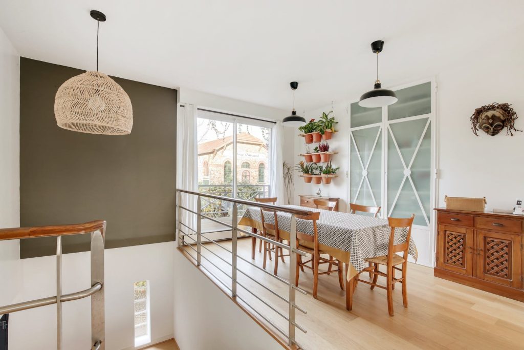 confiez votre projet de rénovation intérieure à bourg-la-reine à des professionnels qualifiés. redonnez vie à votre maison ou appartement avec des solutions sur-mesure pour tous vos besoins : peinture, aménagement, revêtements et plus encore.