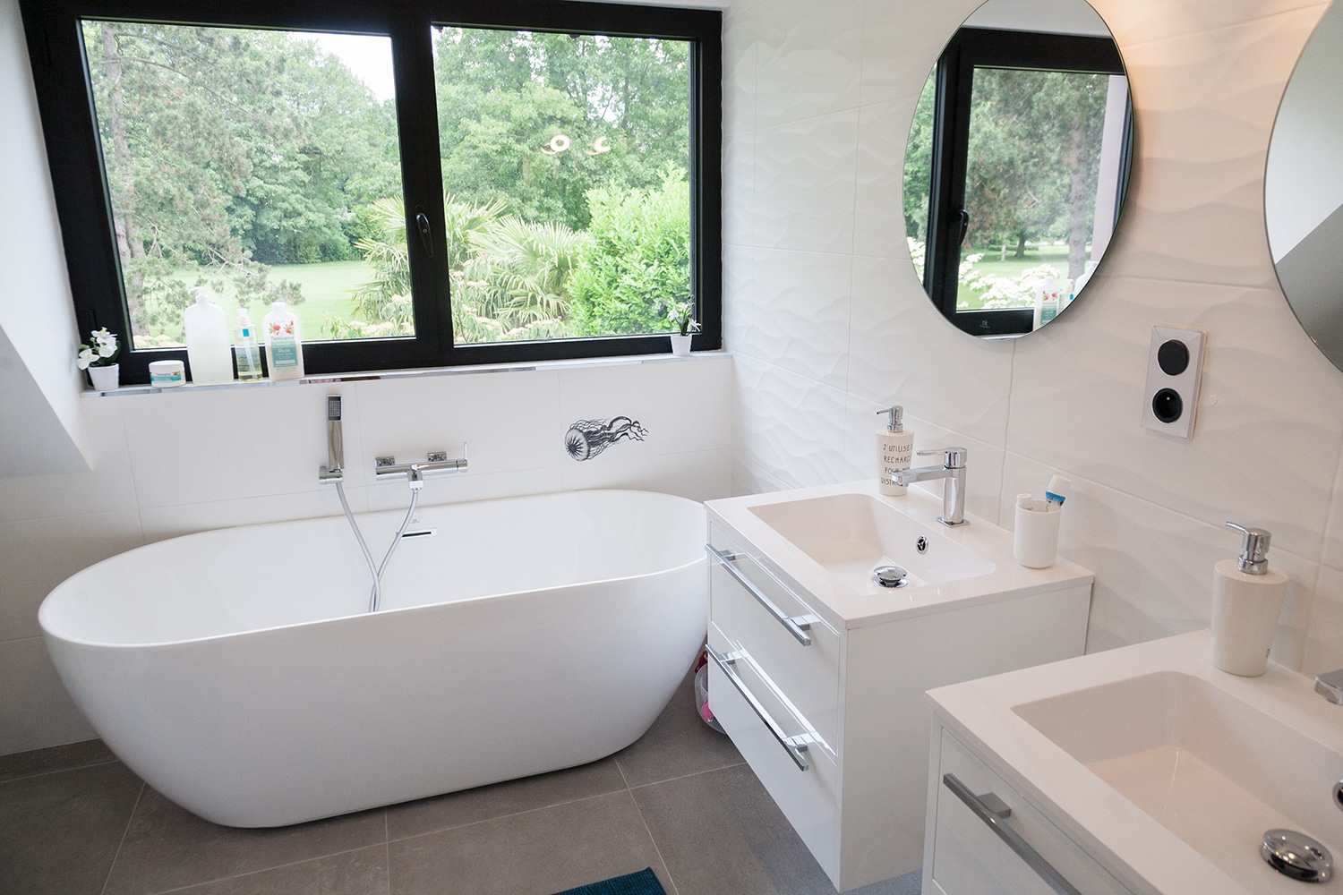 confiez la r&eacute;novation de votre salle de bain &agrave; bourg-la-reine &agrave; des experts ! b&eacute;n&eacute;ficiez de conseils personnalis&eacute;s et d&rsquo;un accompagnement sur-mesure pour moderniser votre espace selon vos envies et votre budget.