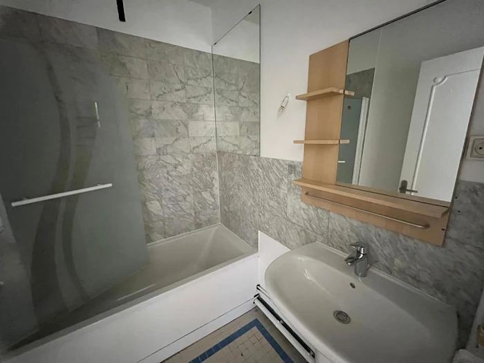 d&eacute;couvrez des salles de bain r&eacute;nov&eacute;es &agrave; bourg-la-reine : modernisez votre espace avec des solutions sur-mesure, des mat&eacute;riaux de qualit&eacute; et un accompagnement personnalis&eacute; pour un r&eacute;sultat &eacute;l&eacute;gant et fonctionnel.